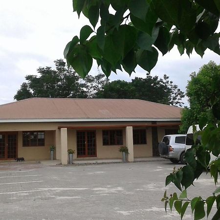 Larissa Hotel Maun Zewnętrze zdjęcie