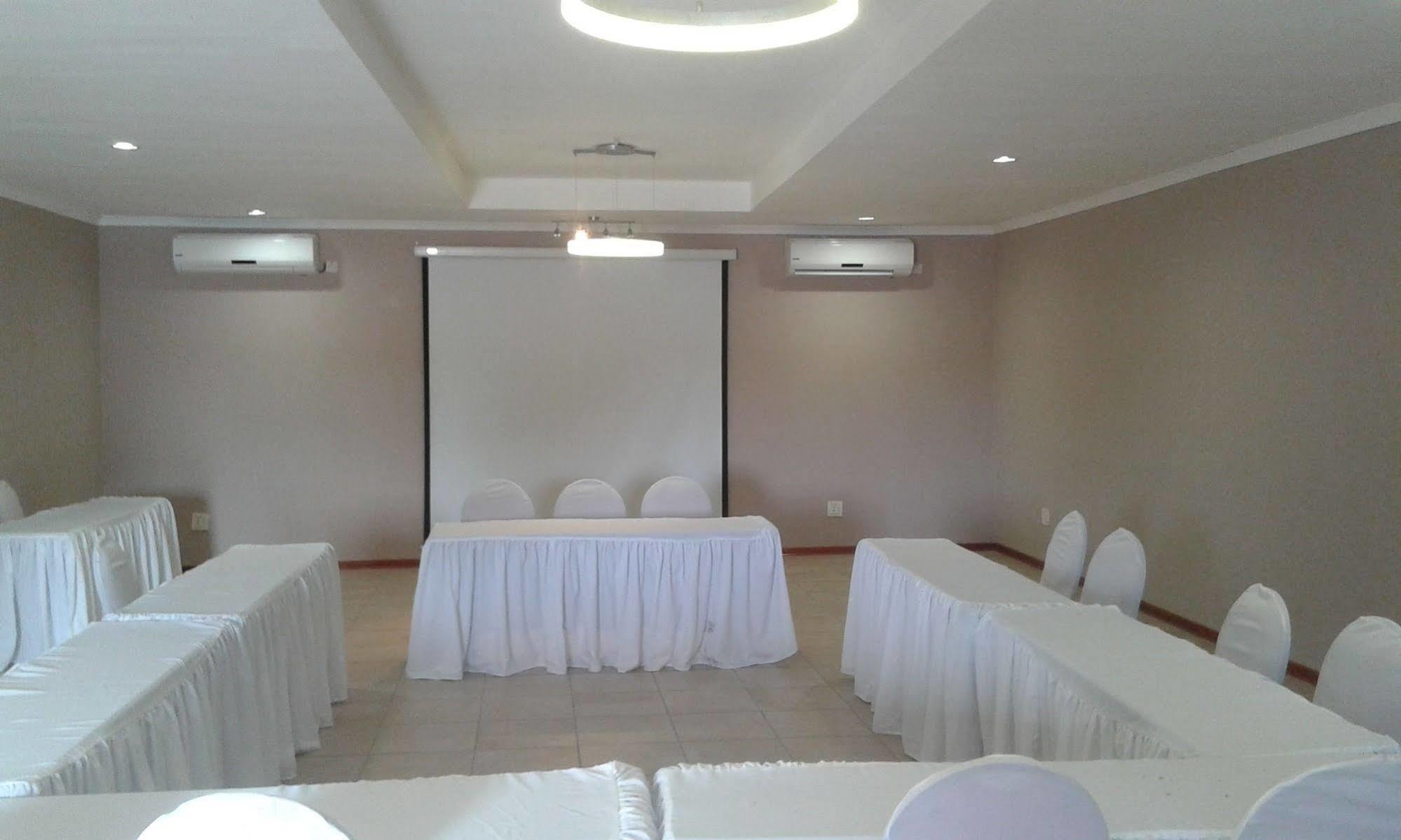 Larissa Hotel Maun Zewnętrze zdjęcie